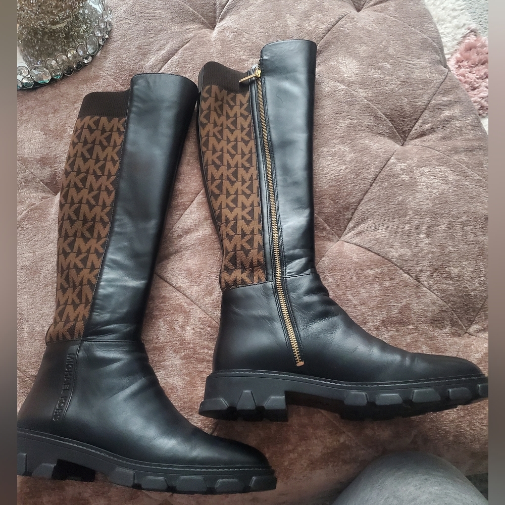 Michael Kors Ridley Boot - Picture 3 of 11